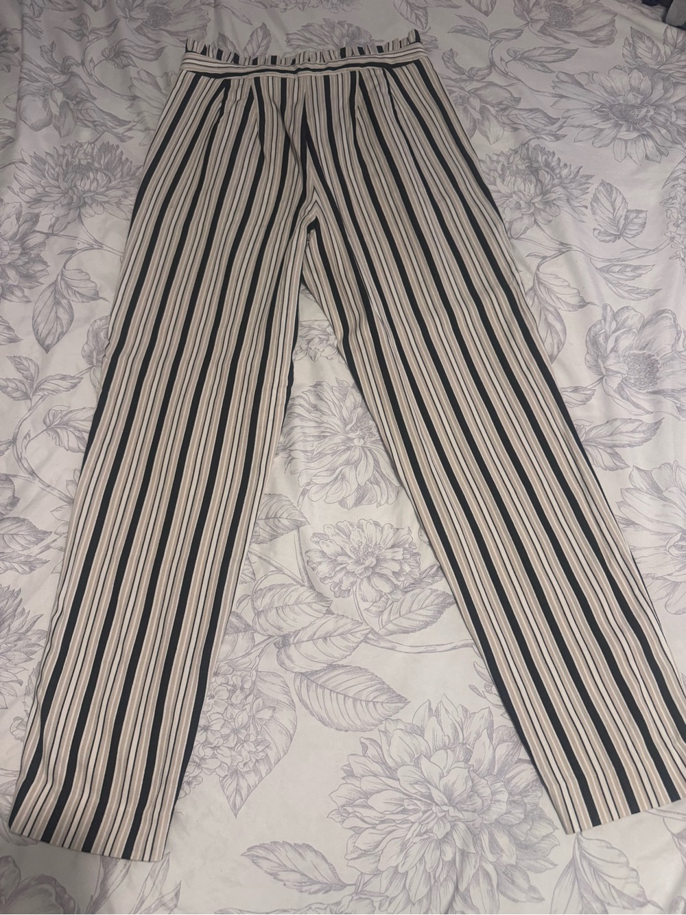 Express, women’s Striped High-Waist Ankle Pants in Black and Cream